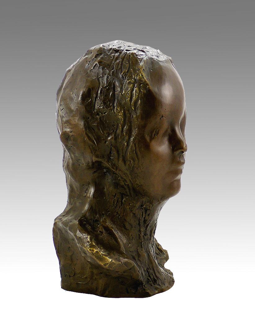 French Sculpture of a Female Bust in Patinated Bronze, Contemporary Art, 21st Century. For Sale