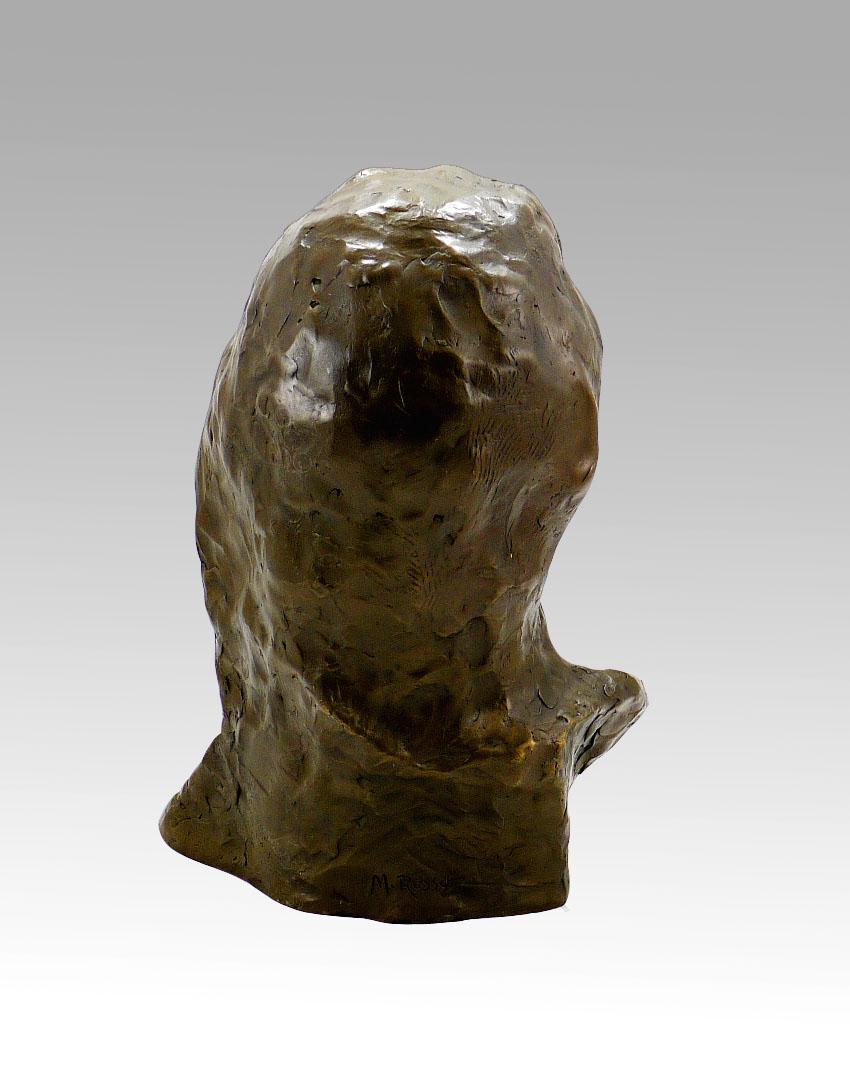 Sculpture of a Female Bust in Patinated Bronze, Contemporary Art, 21st Century. In Good Condition For Sale In Saint-Ouen, FR