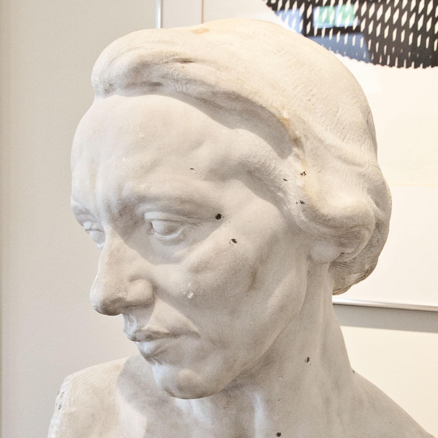 Skulptur eines weiblichen Kopfes, um 1900 (Europäisch) im Angebot