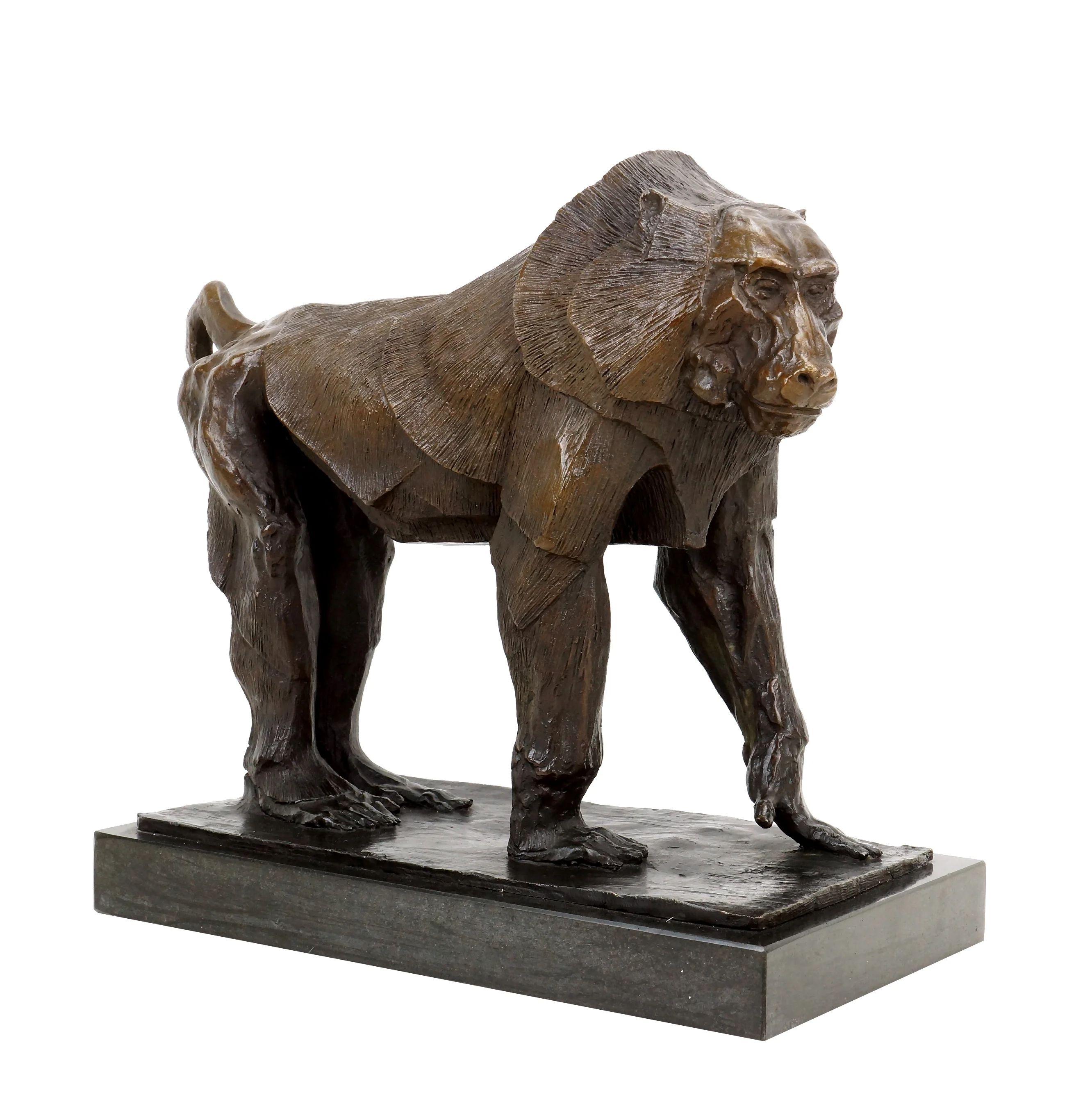 Français sculpture d'un grand singe dans le style de Rembrandt Bugatti Sculpture en bronze en vente