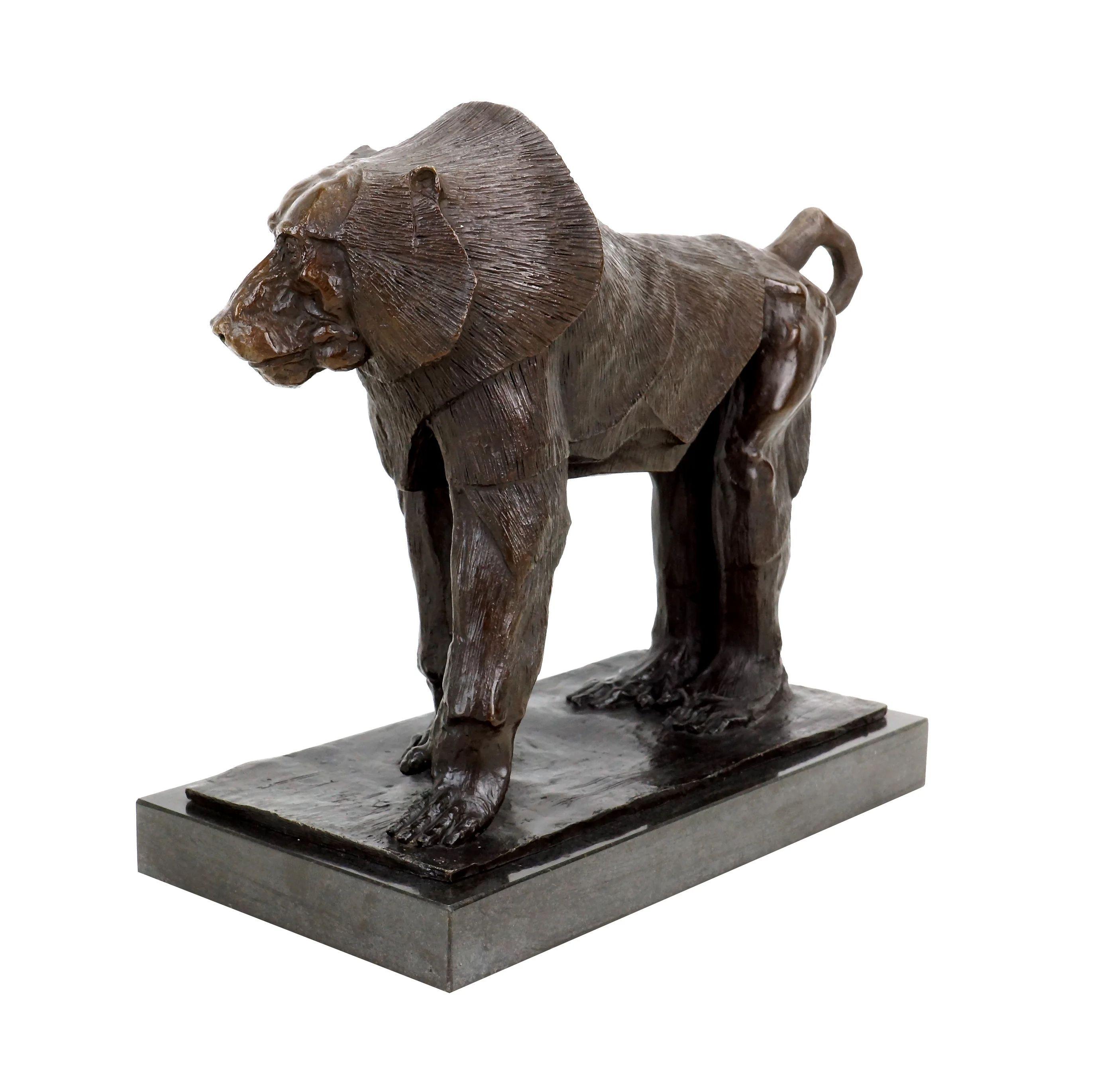 20ième siècle sculpture d'un grand singe dans le style de Rembrandt Bugatti Sculpture en bronze en vente