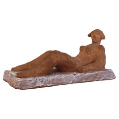 Escultura de una mujer tumbada - Åke Holm - Höganäs