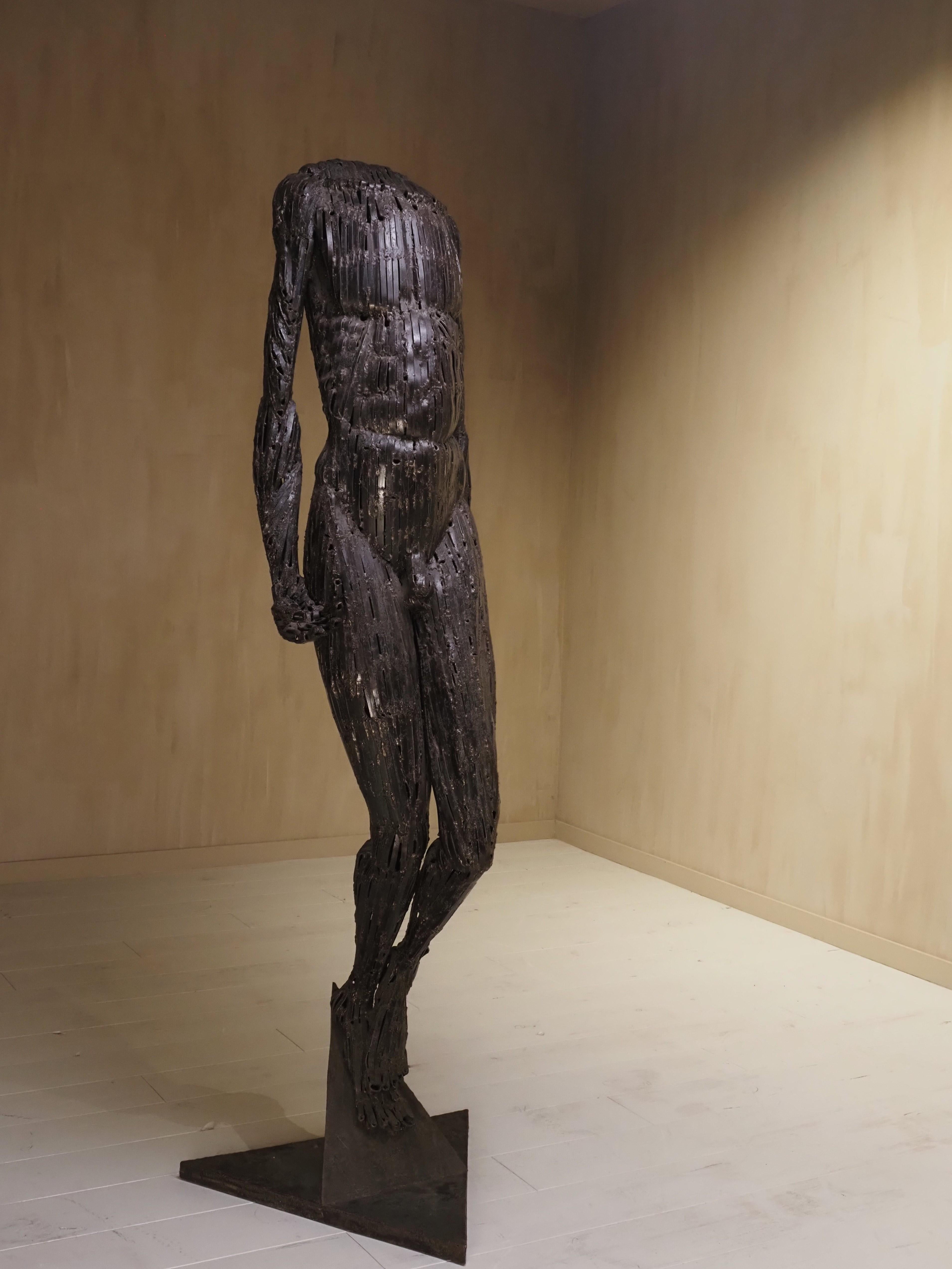 Saldato Scultura di un nudo maschile in vendita