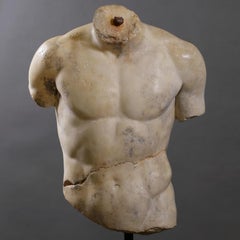 Scultura di un torso maschile in stile ellenistico, XXI secolo.