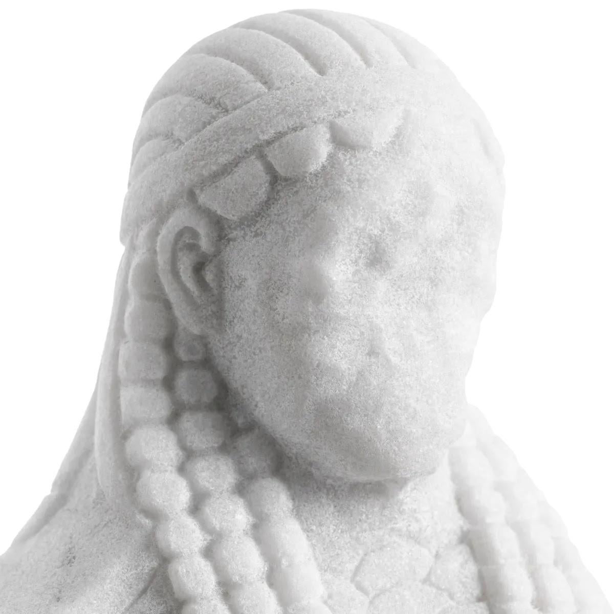 Moderne Sculpture d'une paire de sphinx en marbre blanc, dans le style de l'Égypte ancienne. en vente
