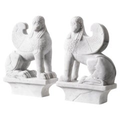 Escultura de Pareja de Esfinges en Mármol Blanco, Estilo del Antiguo Egipto.