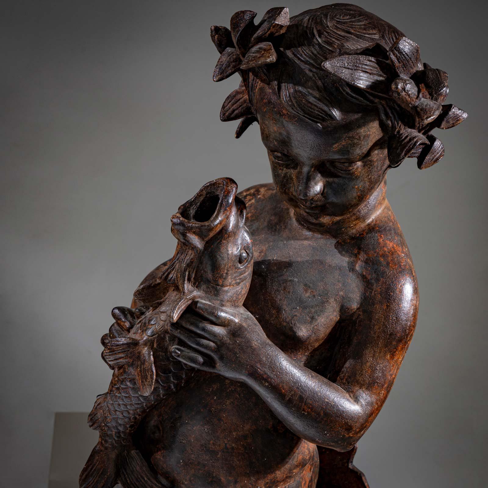 Sculpture d'une Putti en Verseau, début du 20e siècle Bon état - En vente à Greding, DE