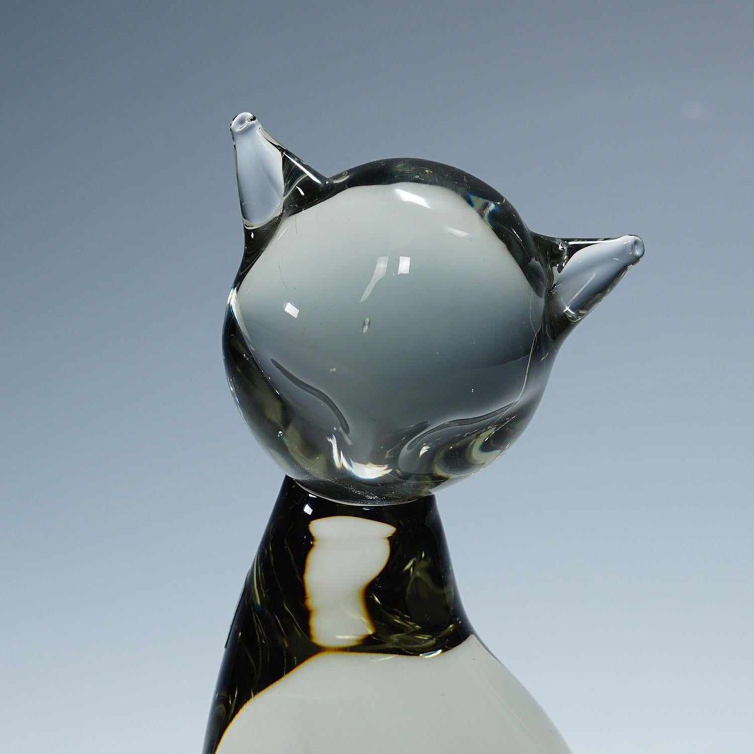 Mid-Century Modern Sculpture d'un chat stylisé conçue par Livio Seguso pour Graal Glass en vente