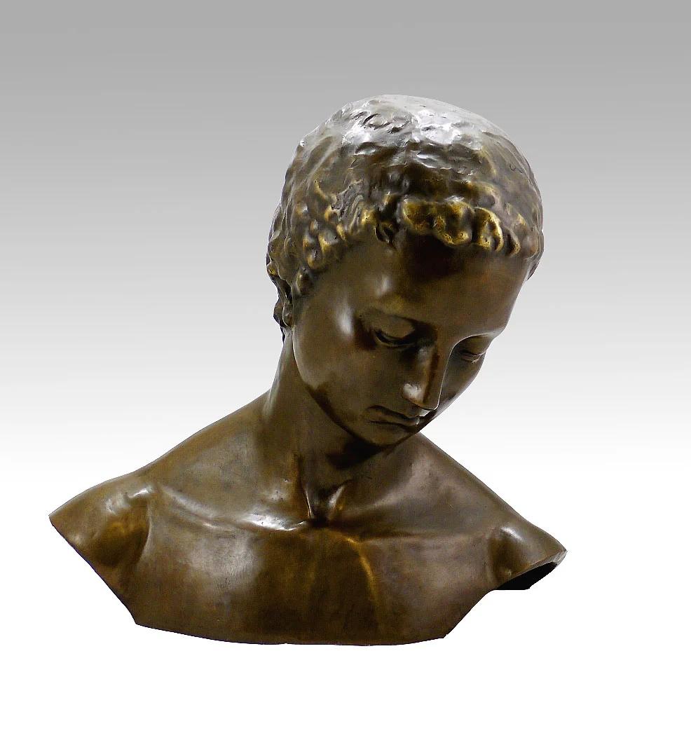 Modern Sculpture of a Tilted Face in Patinated Bronze, Contemporary Art, 21st Century. For Sale
