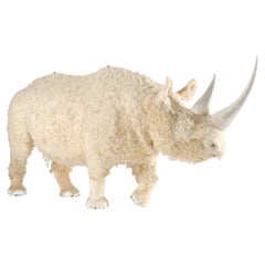Skulptur eines weißen Rhinoceros