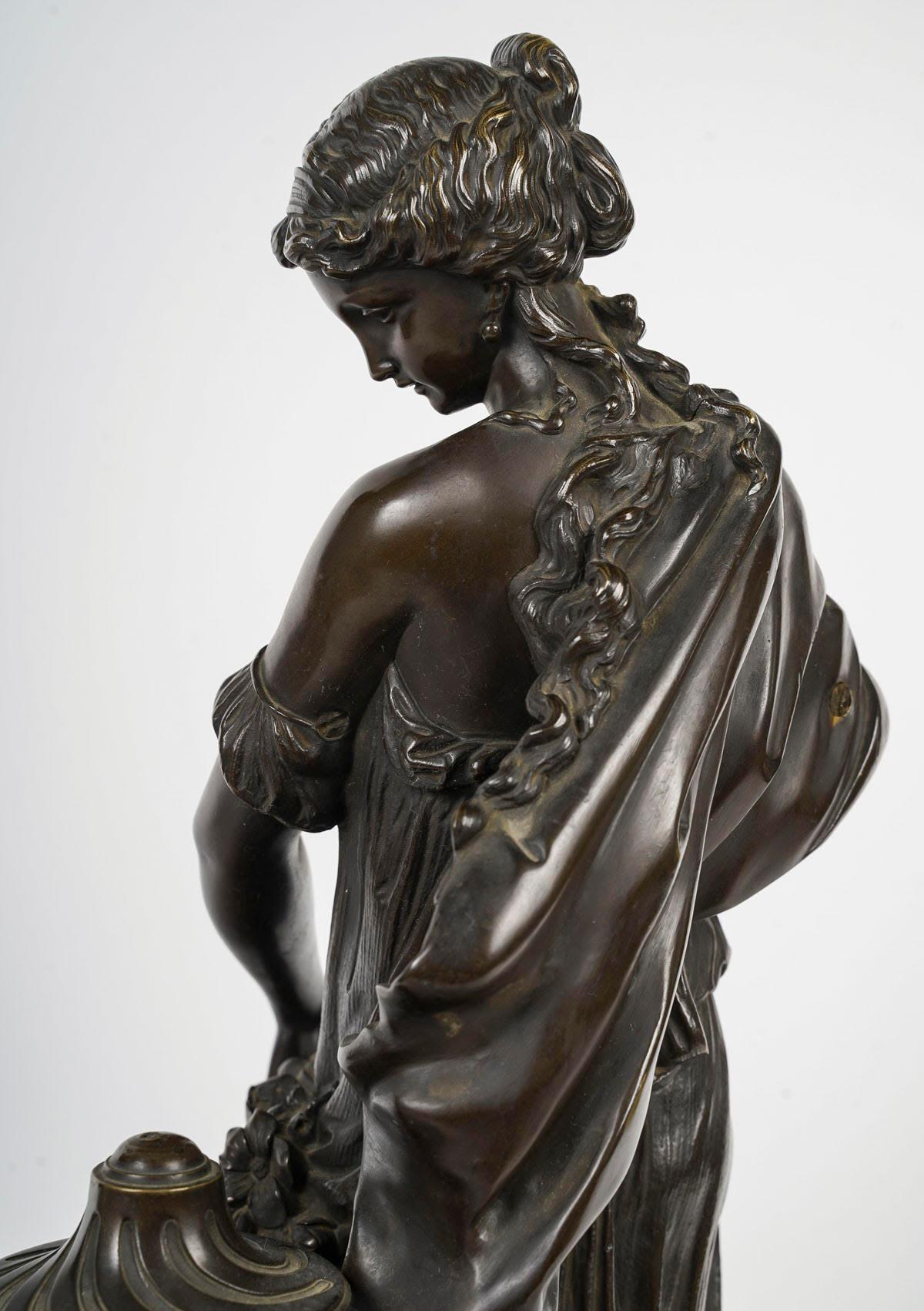 Scultura di donna in bronzo patinato, XIX secolo, periodo di Napoleone III. In condizioni buone in vendita a Saint-Ouen, FR