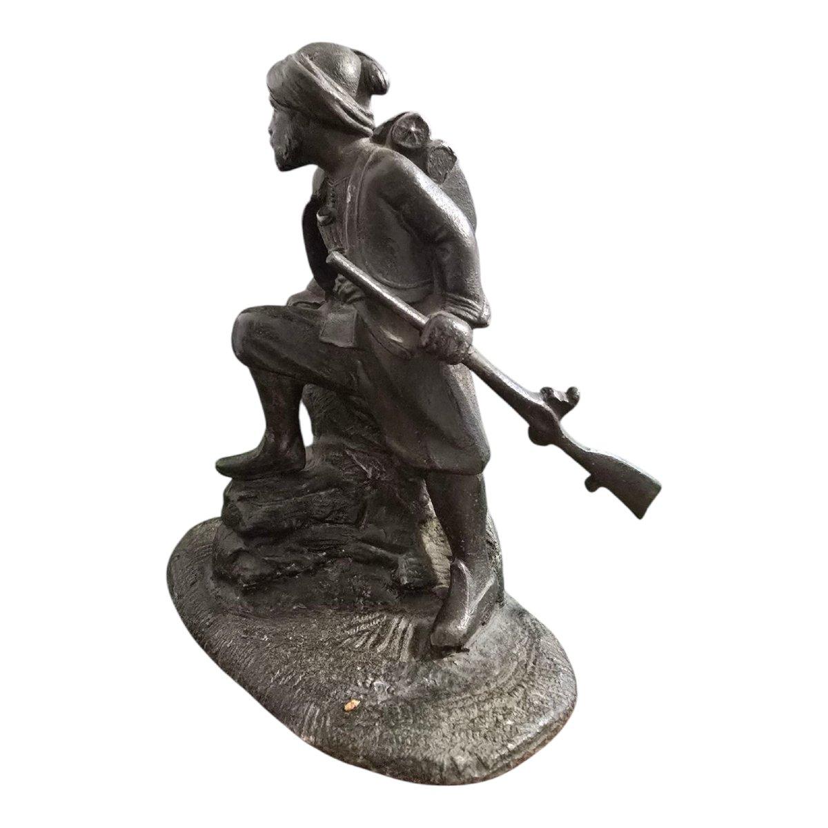 Skulptur eines algerischen Zouaven - 19. Jahrhundert im Zustand „Gut“ im Angebot in Madrid, ES