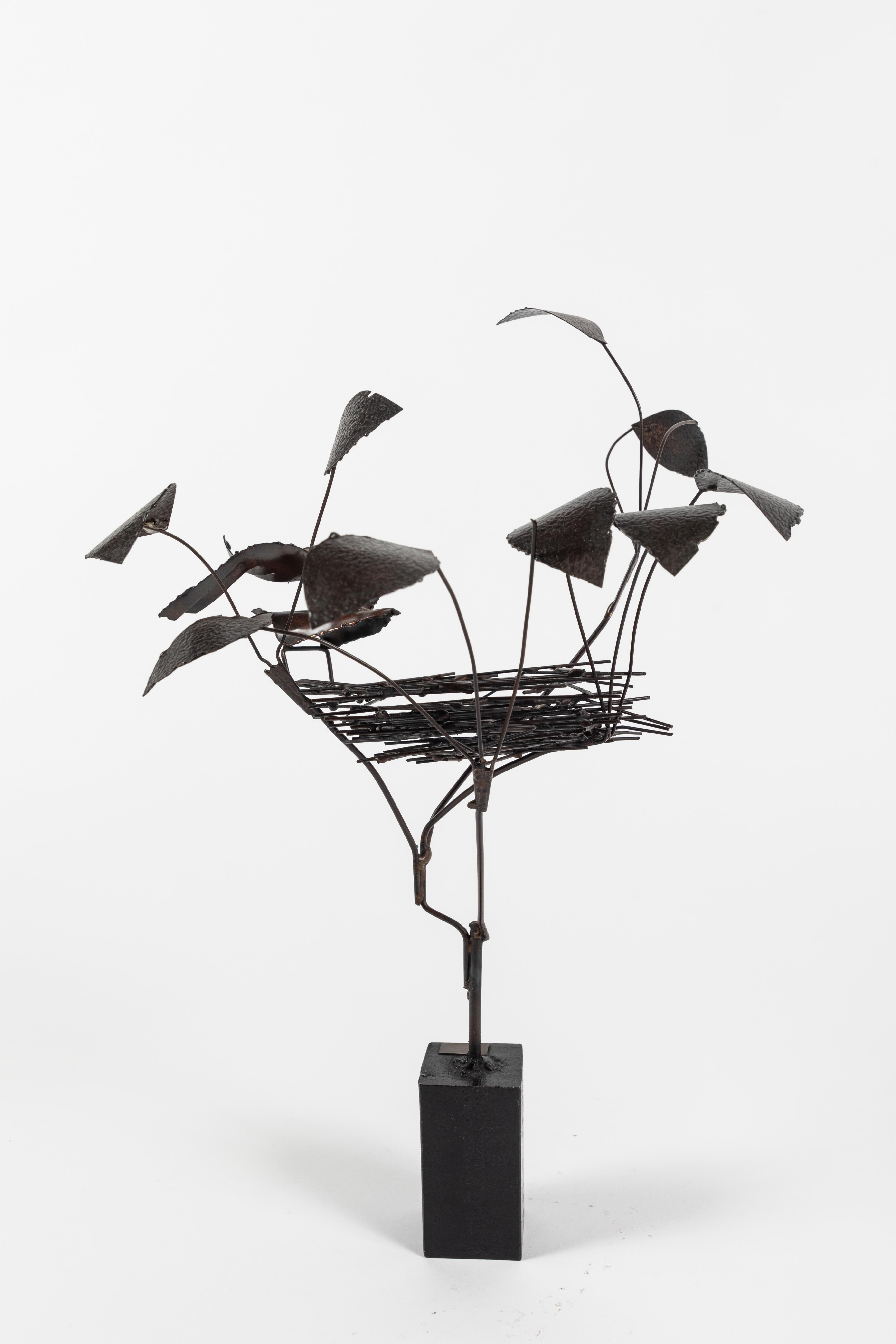 Sculpture d'un oiseau et d'un nid en arbre en vente 3