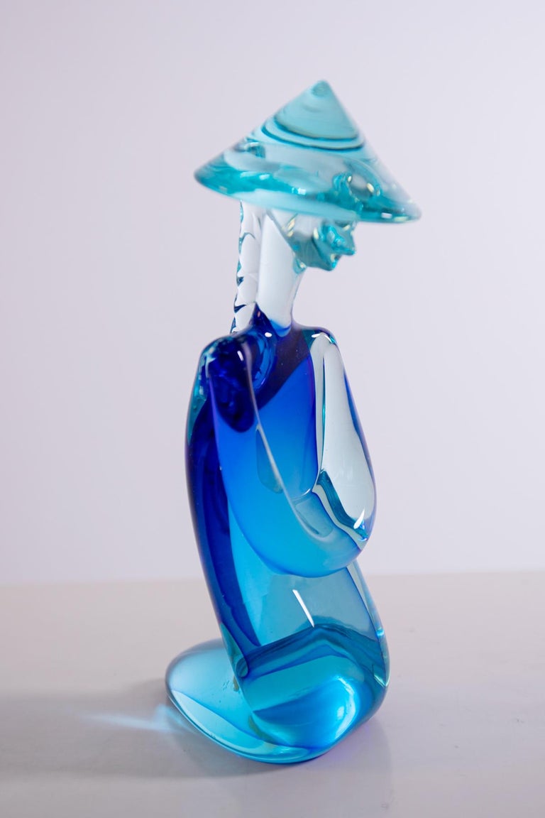 Sculpture of Chinese Man in Blue Murano Glass by Archimede Seguso, 1960s In Good Condition For Sale In Milano, IT