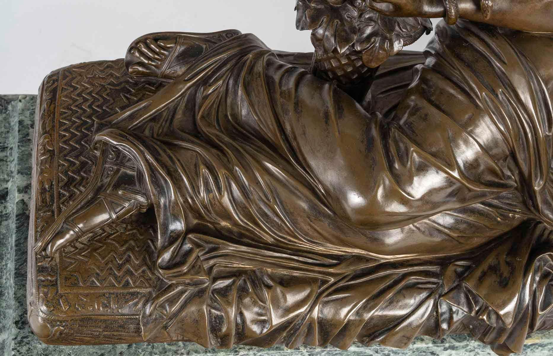 Sculpture de Cléopâtre couchée, sculpture signée Barbedienne, période Napoléon Bon état - En vente à Saint-Ouen, FR
