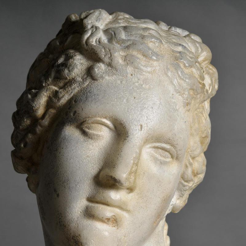 Escultura de Diana Cazadora, siglo XXI. Moderno en venta