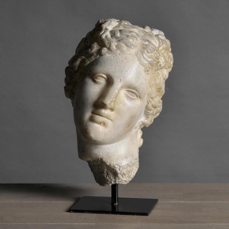 Escultura de Diana Cazadora, siglo XXI. Francés en venta