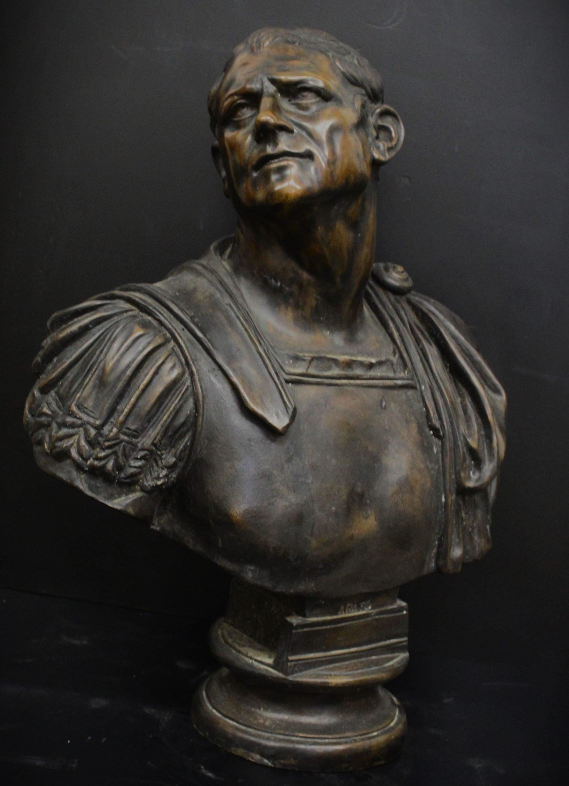 Sculpture of Emperor Aratus in bronze For Sale 1