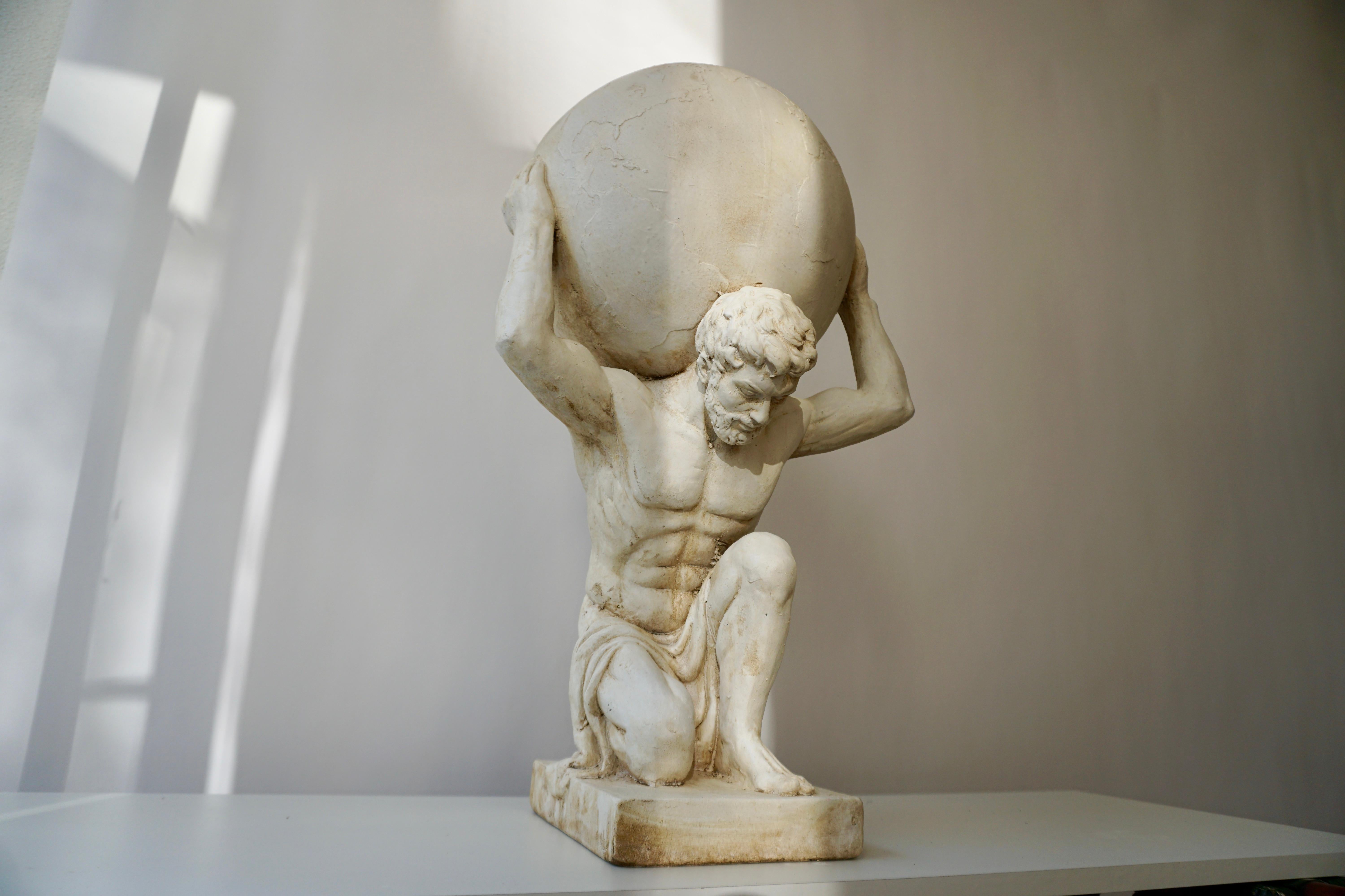 Sculpture of Hercules Bearing the World after Antonio Canova In Good Condition In Antwerp, BE