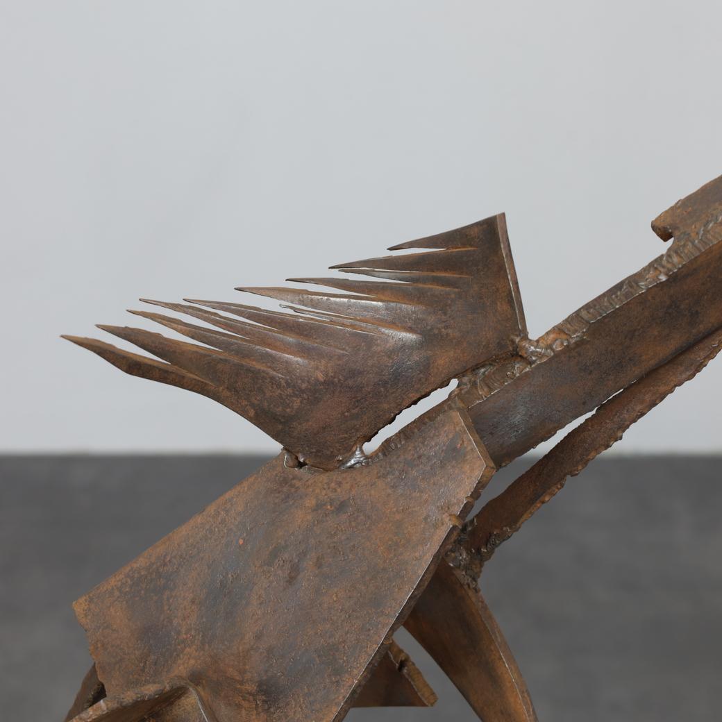 Fer Sculpture de cheval de fer par Raphael Saintenoy, Europe années 1960 en vente
