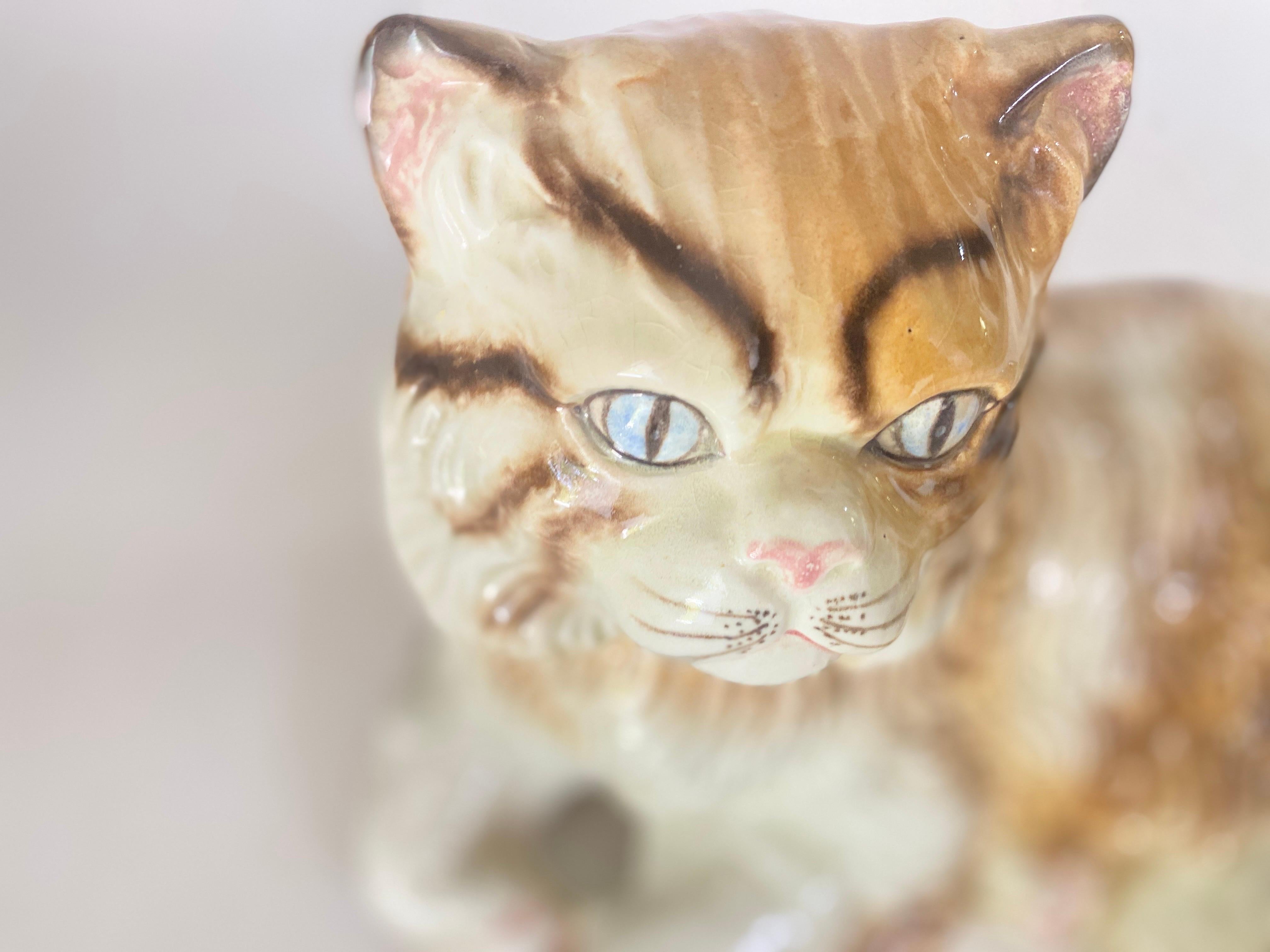 Sculpture of Large Cat Italian Ceramic  from the 1970s with Hand-Painted Details In Good Condition For Sale In Auribeau sur Siagne, FR