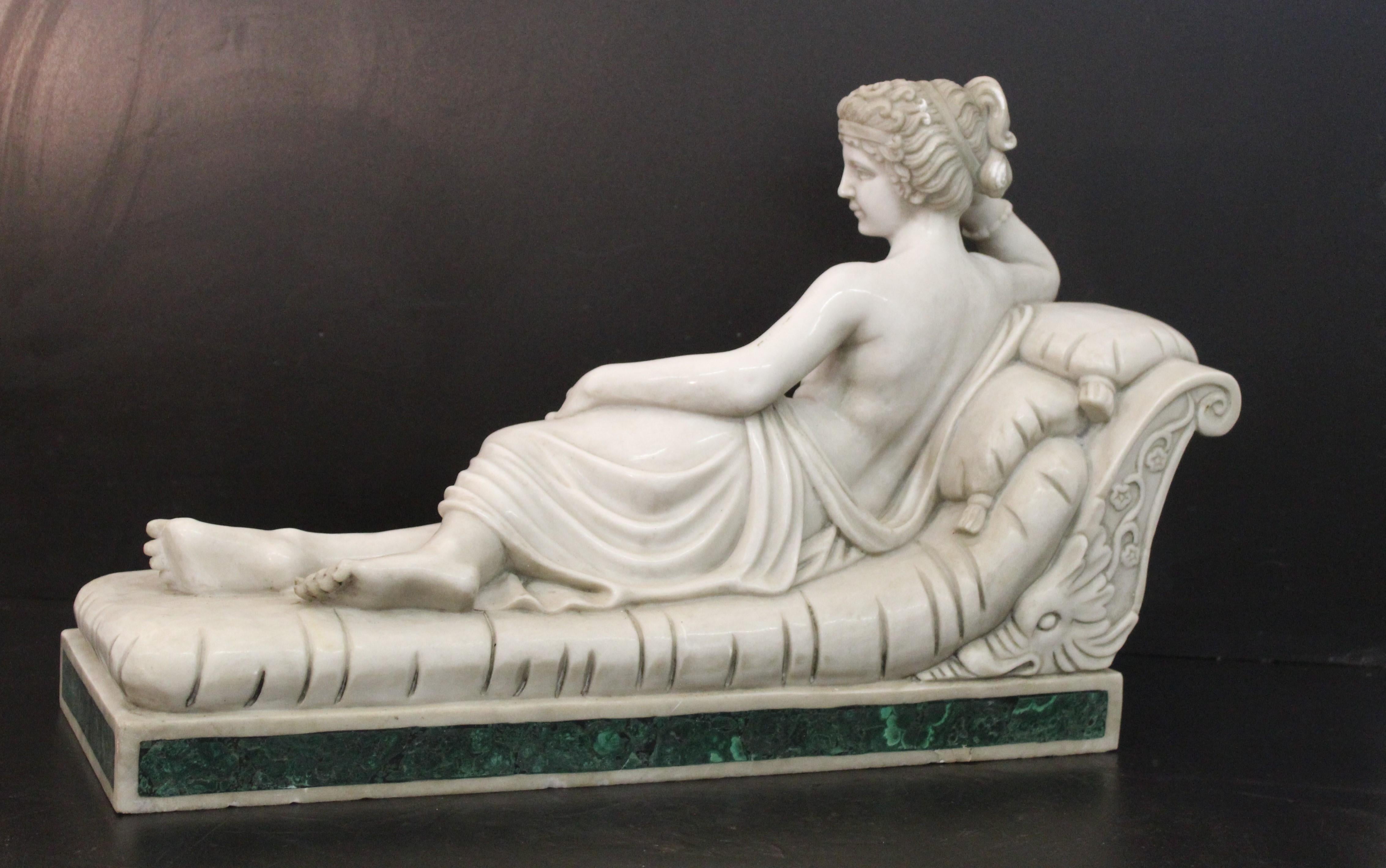 Sculpture of Pauline Bonaparte in marble and Malachite, 20th century, measures 38x20x60cm. ADDITIONAL PHOTOS AND INFORMATION CAN BE REQUESTED BY EMAIL. Indicative shipping costs in Italy: 120€ and Europe: 160€. WE SHIP WORLDWIDE, WRITE US AN EMAIL