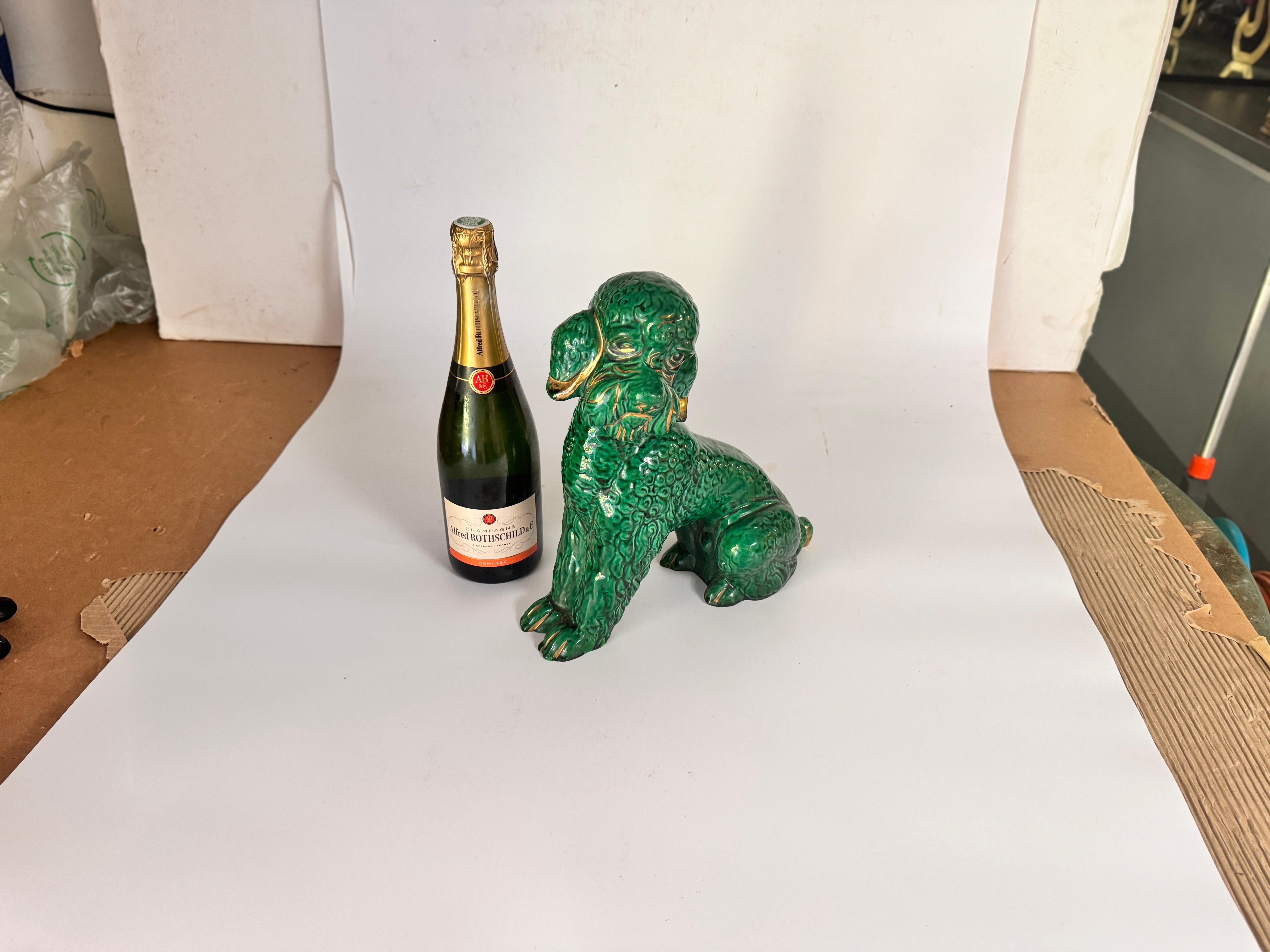Escultura de Perro Caniche Grande Cerámica  de los años 70 con detalles pintados a mano