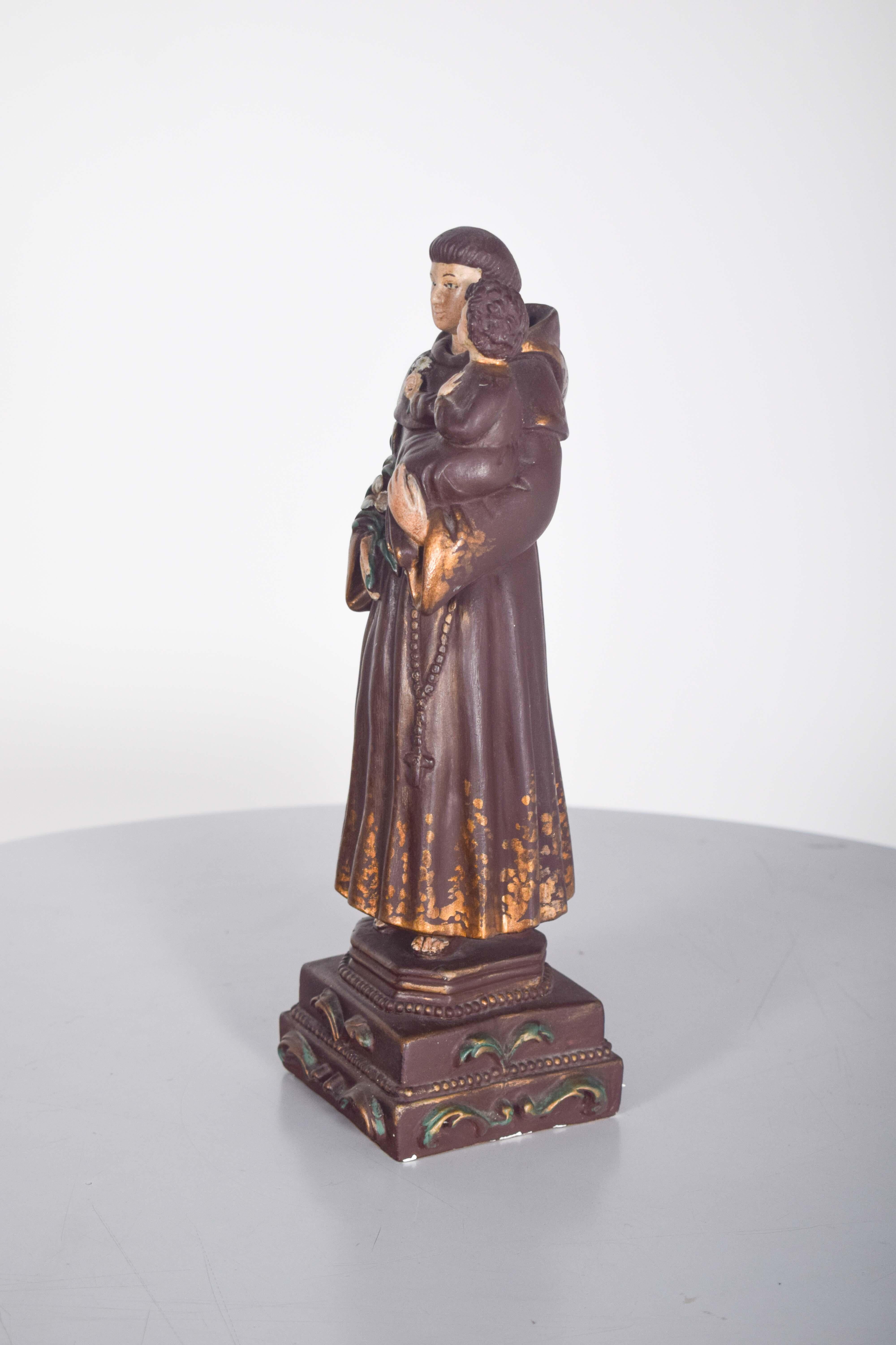 Dipinto a mano Scultura di Sant'Antonio con il Bambino, in ceramica in vendita