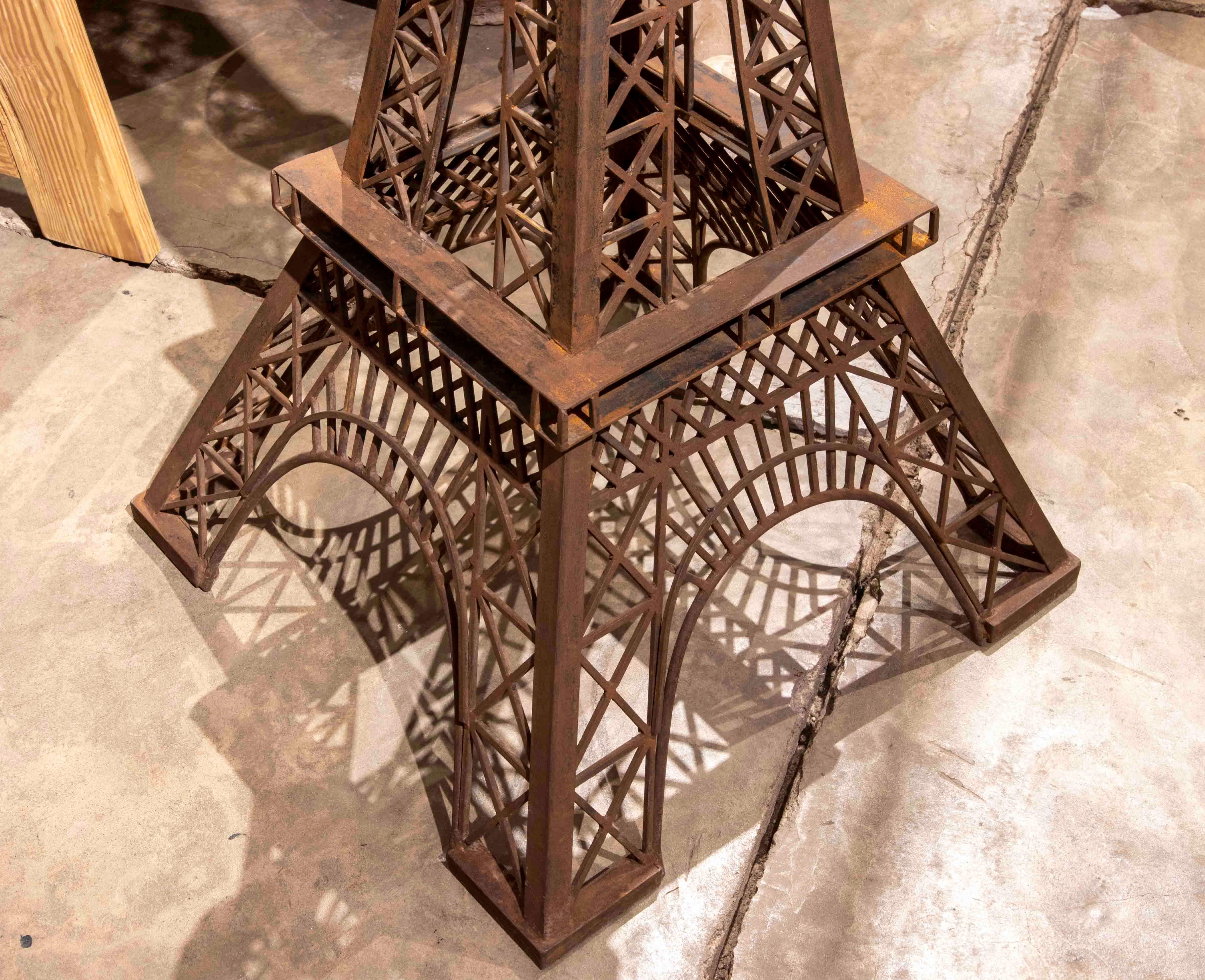 Sculpture of the Eiffel Tower Made of Iron  2
