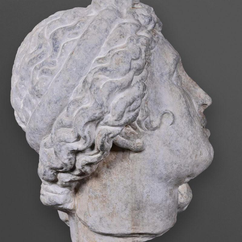 Scultura della testa di Artemis in gesso patinato. In condizioni Nuovo in vendita a Saint-Ouen, FR