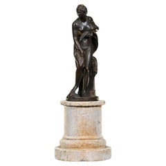 Escultura de Venus saliendo del baño, siglo XXI.