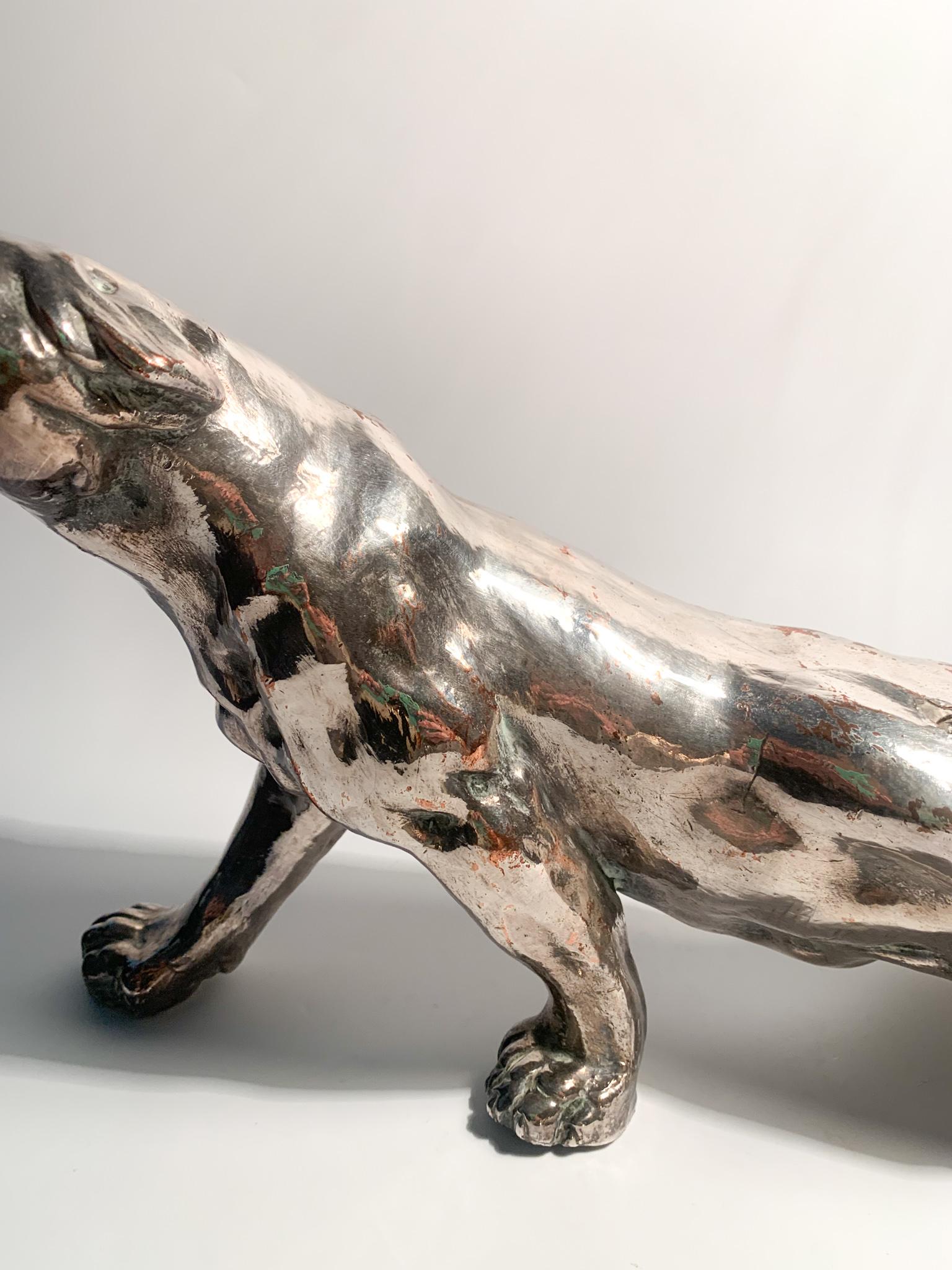 Sculpture of Wounded Panther in terracotta and Silver by Salvatore Cipolla 1950s In Fair Condition For Sale In Milano, MI