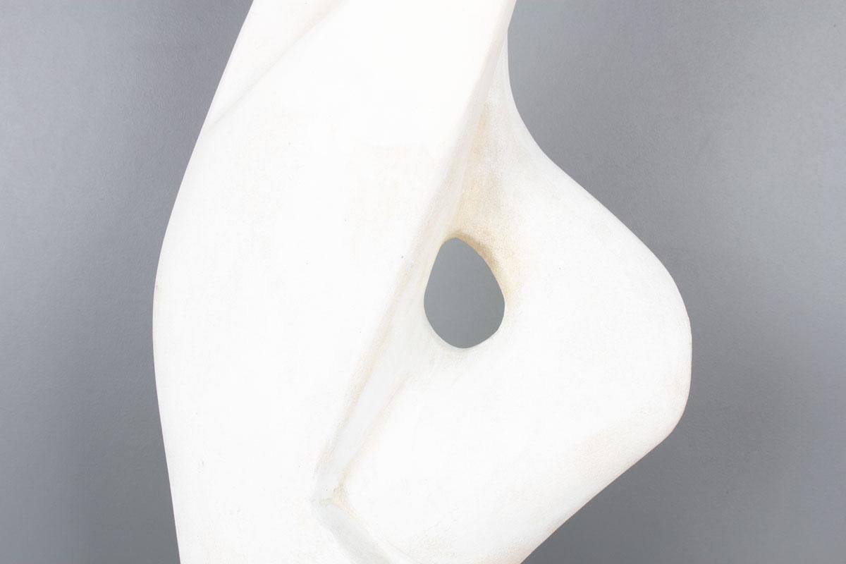 Pietra Scultura su base in pietra e gesso 1970 in vendita