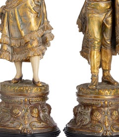Sculpture - Pair of figures