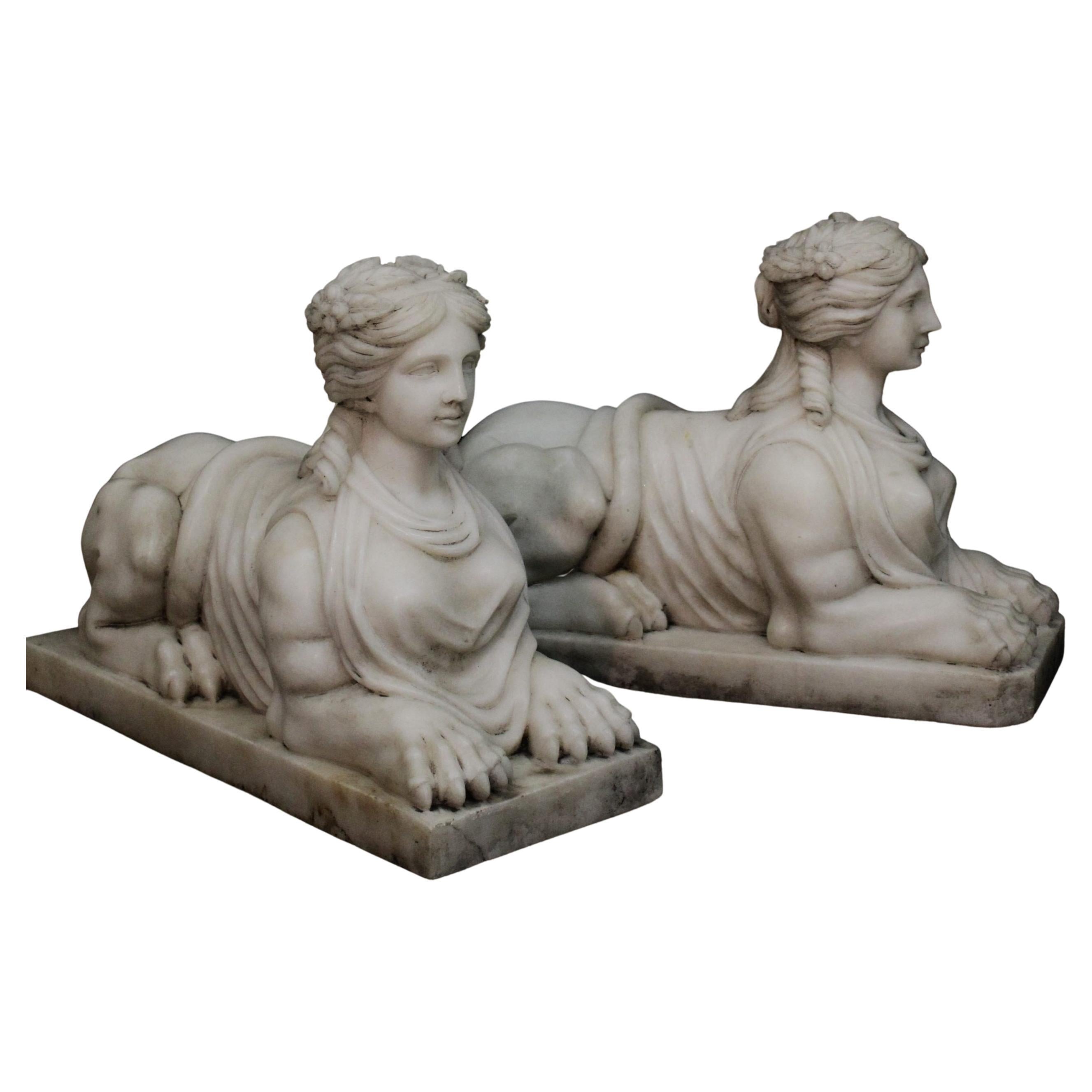 Skulptur, Paar Sphinxen, Büste aus Carrara-Marmor, Skulptur aus Marmor