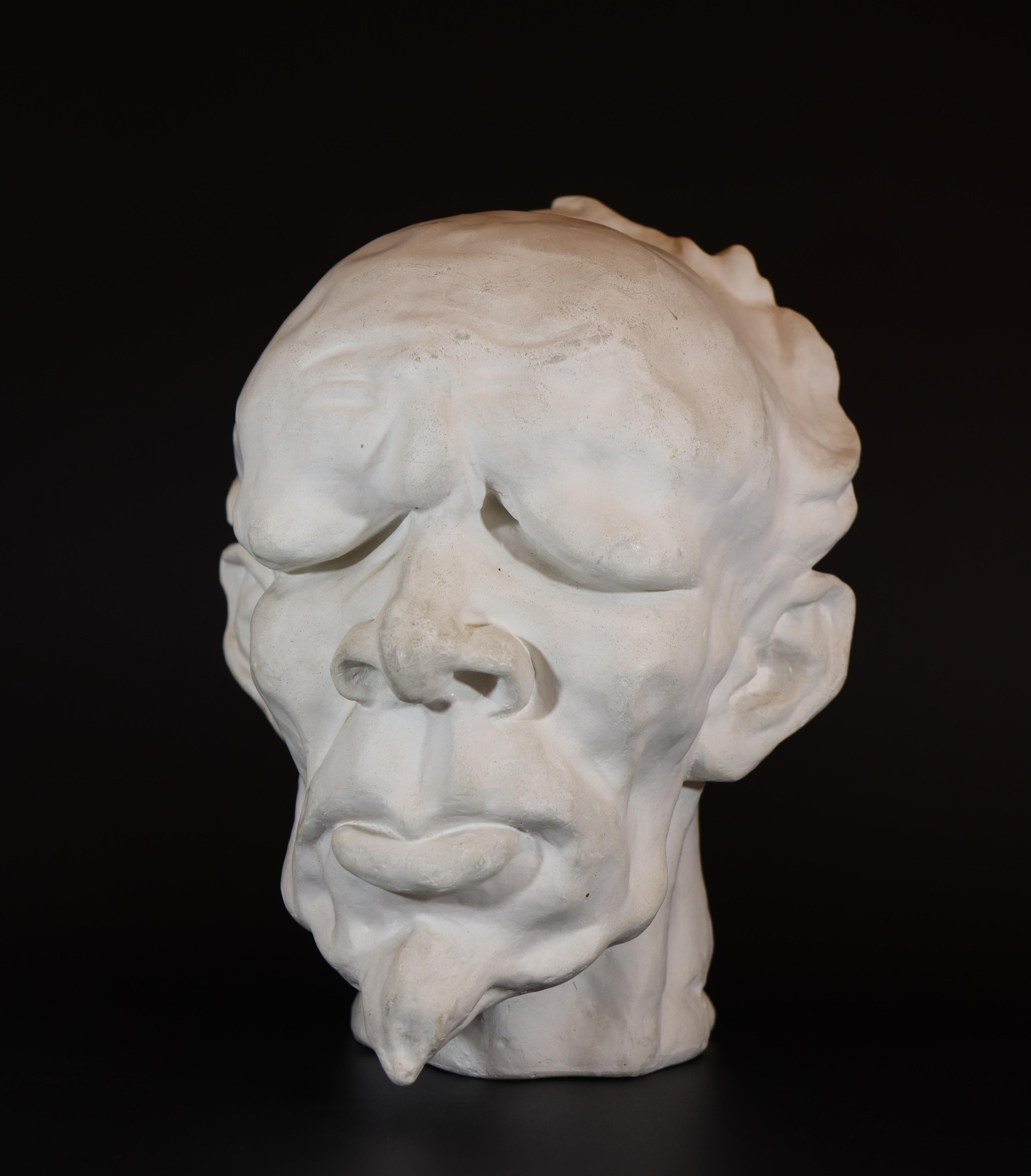 Eine wirklich coole Skulptur eines Männerkopfes mit Bart, die von Folke Andersson wahrscheinlich in den 1940er oder 1950er Jahren in Gips geschaffen wurde. Die Skulptur ist 28 cm hoch und in ausgezeichnetem Zustand, abgesehen von einigen kleinen