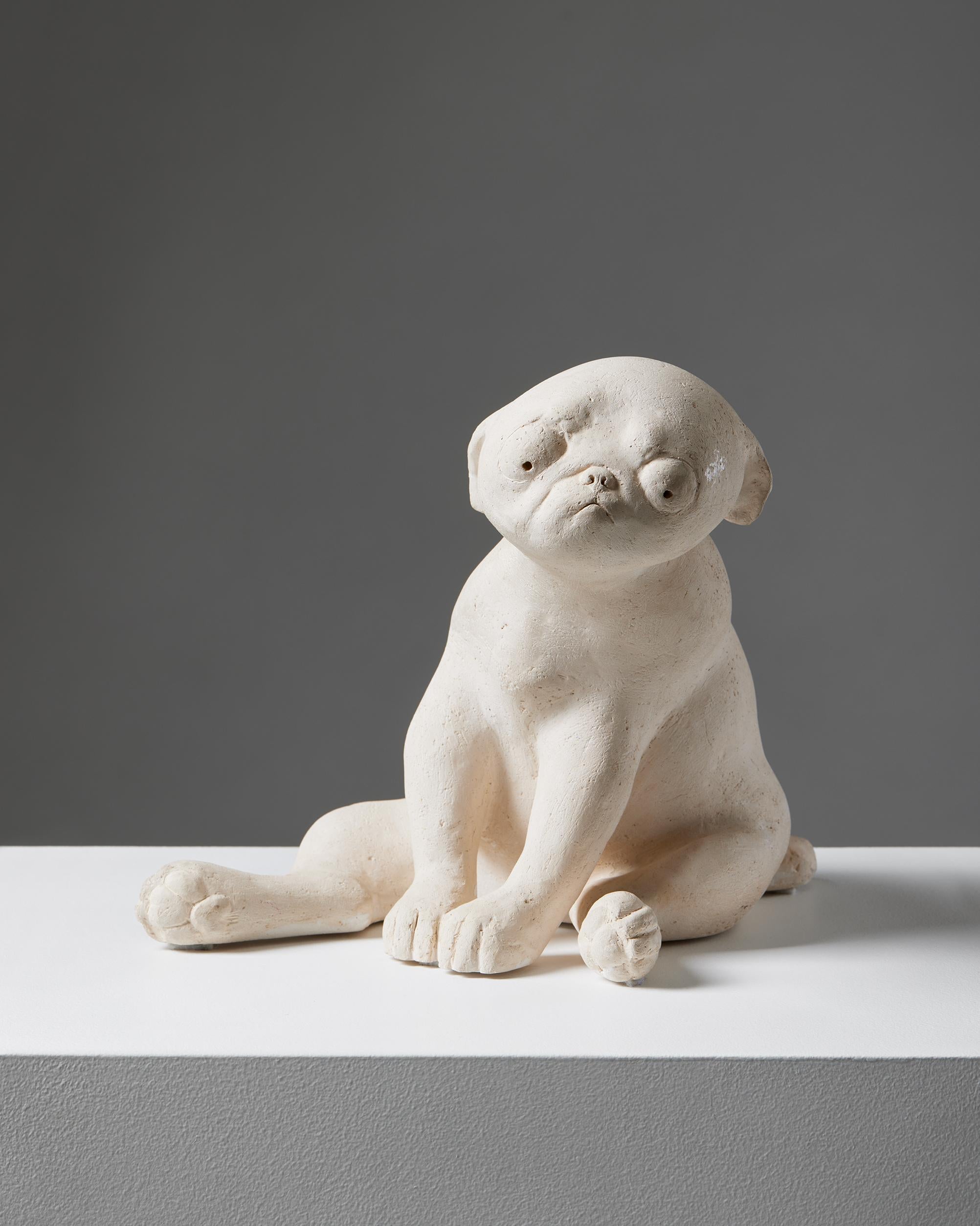 Sculpture ‘Puppy in the World’ by Sonja Pettersson,
Sweden, 1991.

Signed.

Stoneware.

Sonja Petterson was a Swedish sculptor. She studied at Konstfack—the Stockholm University of Arts, Crafts and Design. Her sculptures typically depict animals