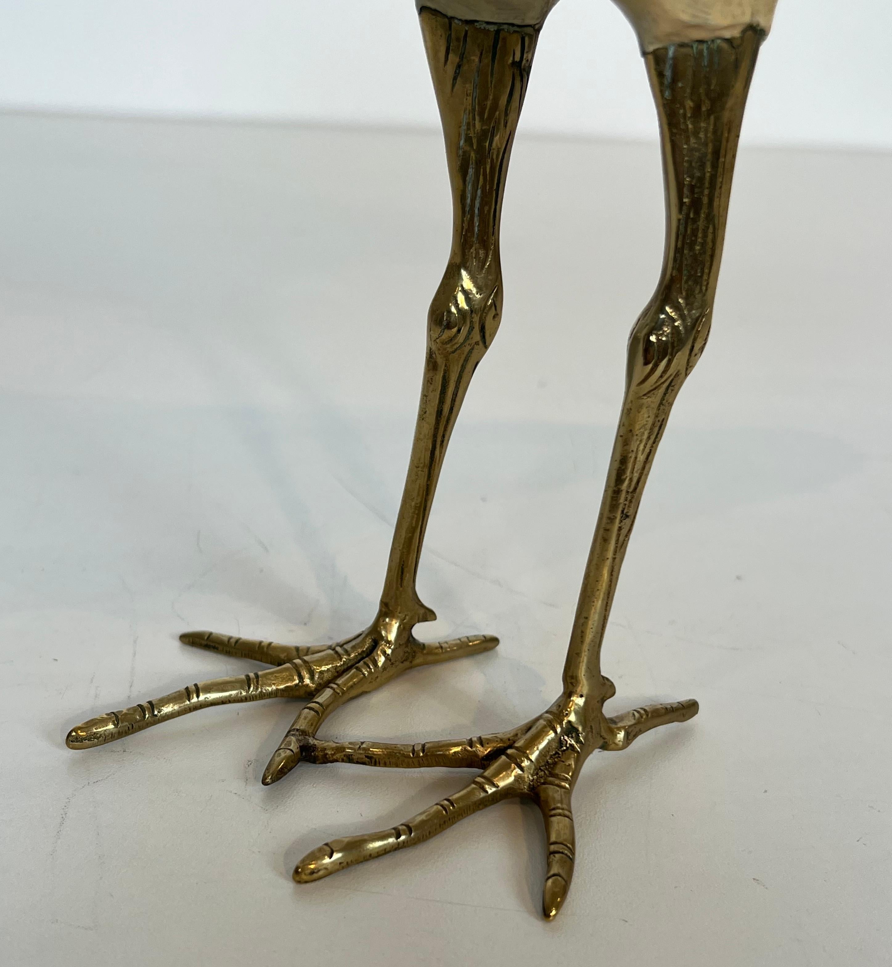 Scultura che rappresenta un uccello in legno policromo e ottone. Opera italiana firmata in vendita 3