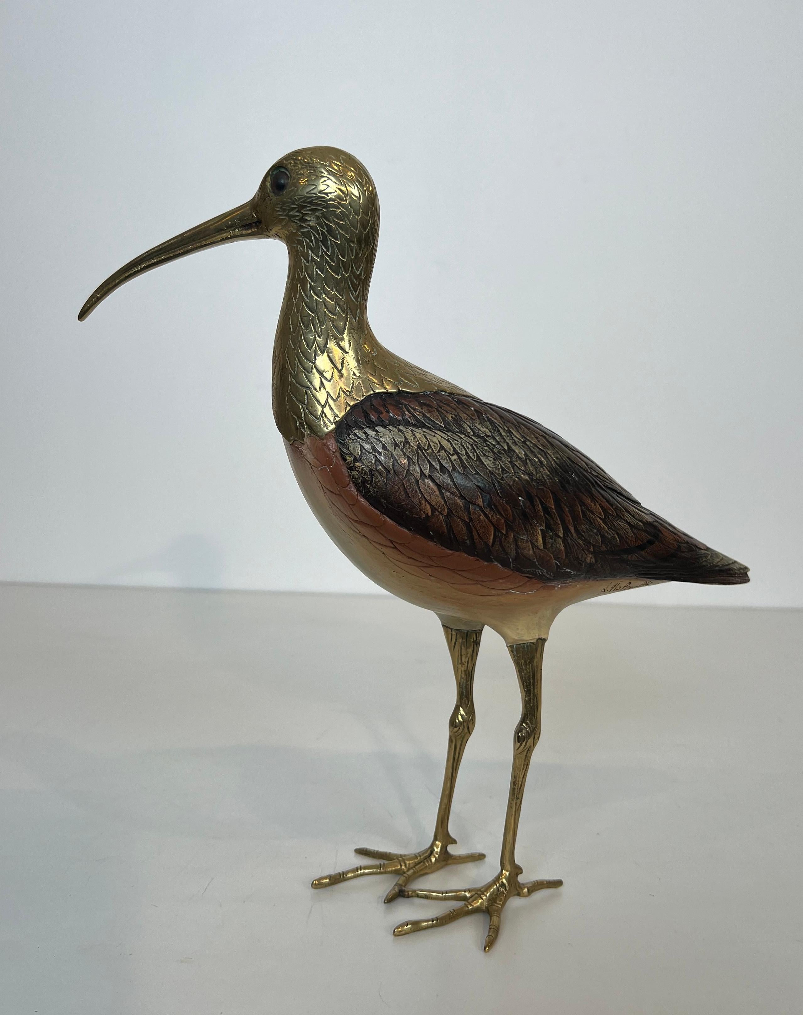 Fine XX secolo Scultura che rappresenta un uccello in legno policromo e ottone. Opera italiana firmata in vendita