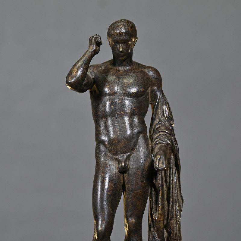 Francese Scultura raffigurante una statua di Cesare, XXI secolo. in vendita