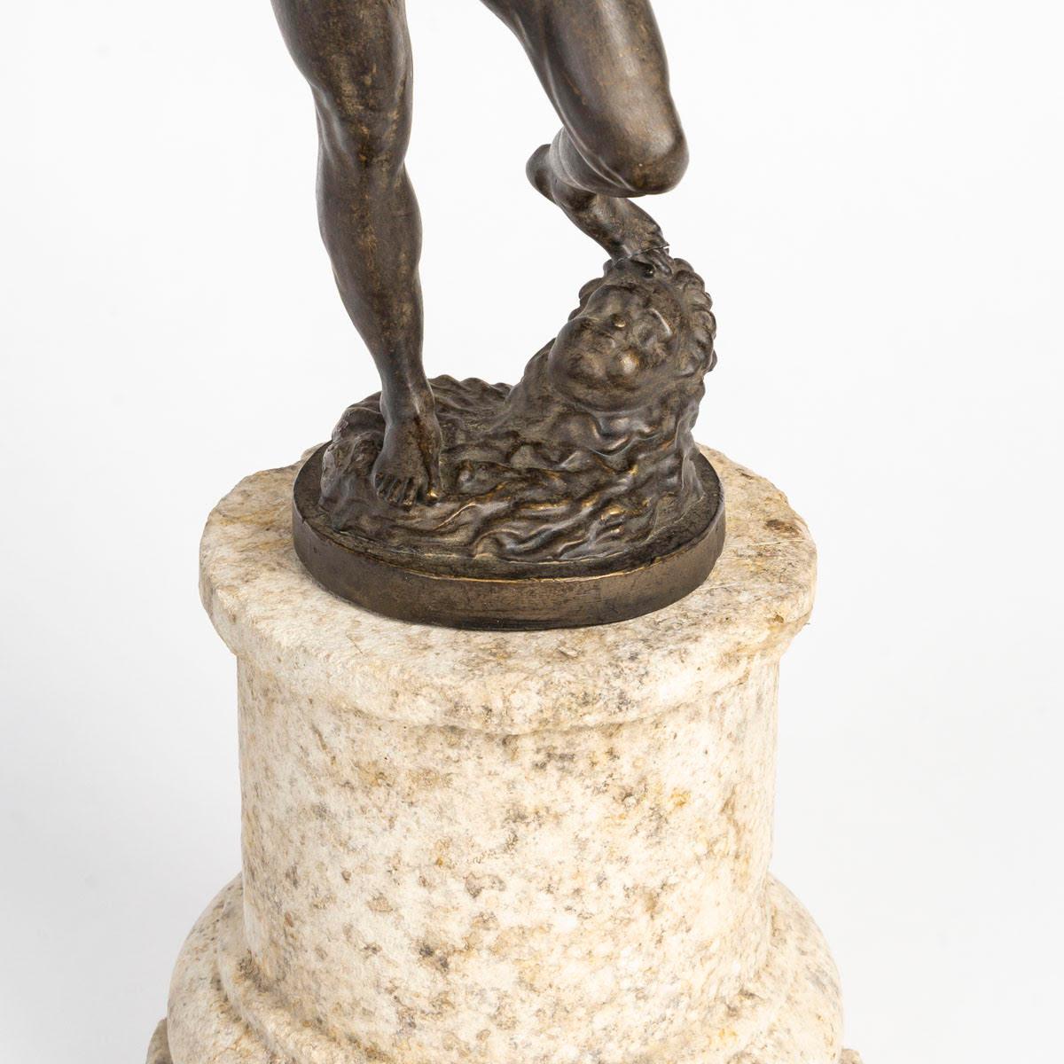 Sculpture représentant une statue d'Hercule, 21e siècle. Bon état - En vente à Saint-Ouen, FR
