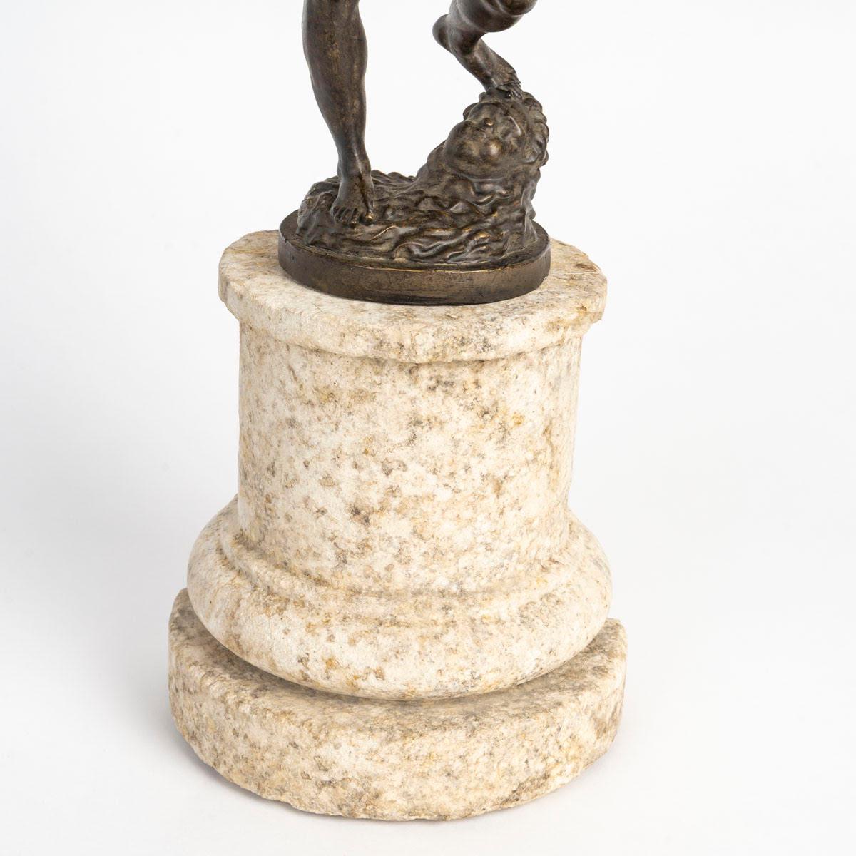 XXIe siècle et contemporain Sculpture représentant une statue d'Hercule, 21e siècle. en vente