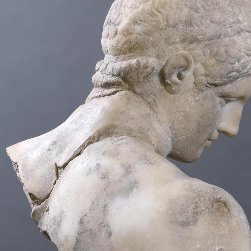 Francese Scultura che rappresenta il busto di un atleta greco nel periodo ellenistico. in vendita