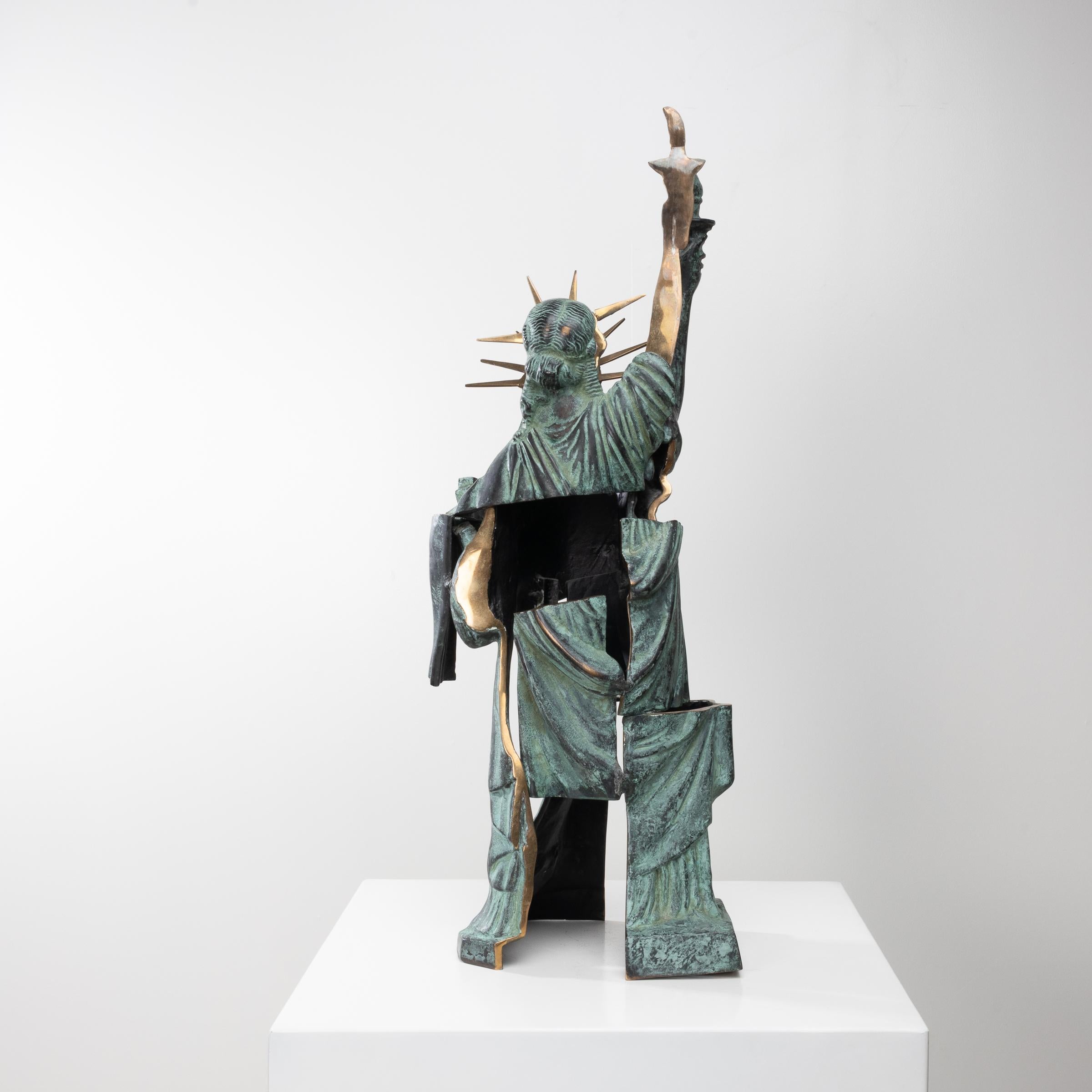 Sculpture representing the “deconstructed” Statue of Liberty by Arman In Good Condition For Sale In Uccle, BE