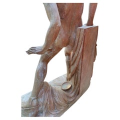 Sculpture - Guerrier romain en travertin rouge - Période fasciste - H 182 cm