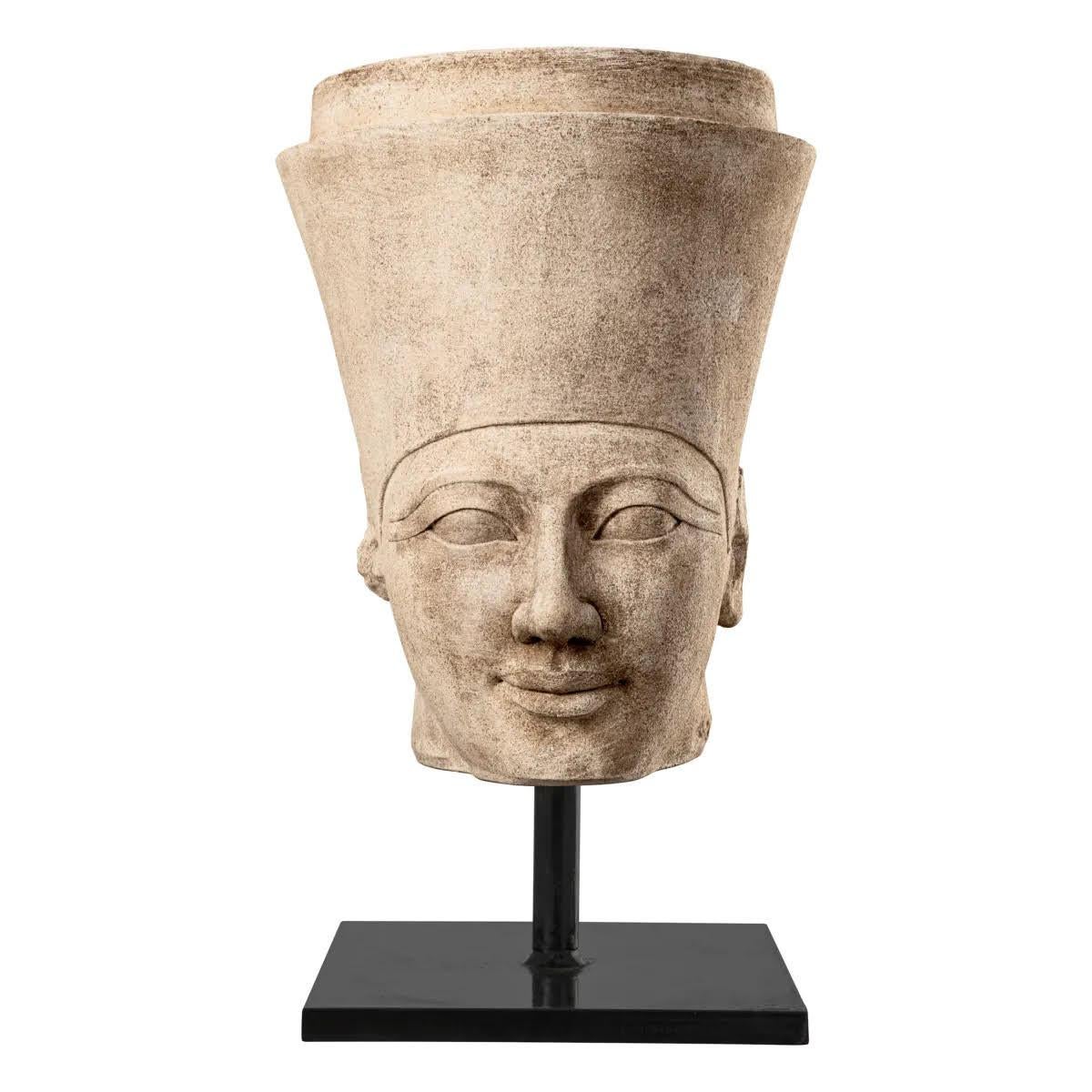 Skulptur, Sandsteinbüste im Stil des antiken Ägyptens, XX. Jahrhunderts. (Ägyptisch) im Angebot