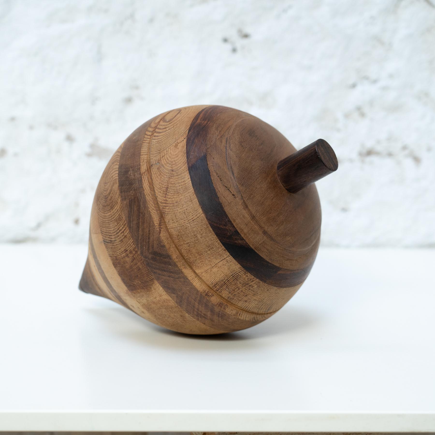 Sculpture Spinning Top In Wood, circa 1990 For Sale 3
