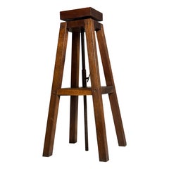 Sculpture stand Oak wood vintage