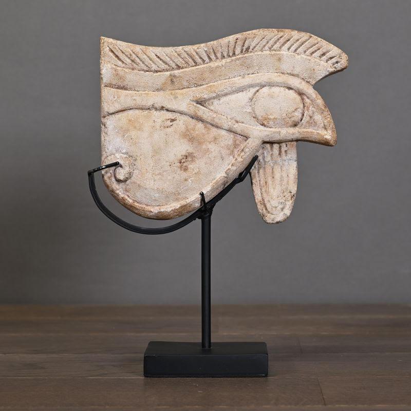 Skulptur, Steinskulptur, die das Oeil Oudjat darstellt.

Wunderschöne Reproduktion eines Amuletts aus Sandstein, handgeschnitzt von unseren Handwerkern, das eine Oudjat, ein Schutzsymbol im alten Ägypten, darstellt. Dieses Symbol hat seinen Ursprung
