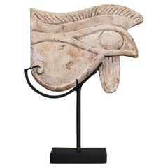 Escultura, Escultura de piedra que representa el Oeil Oudjat.